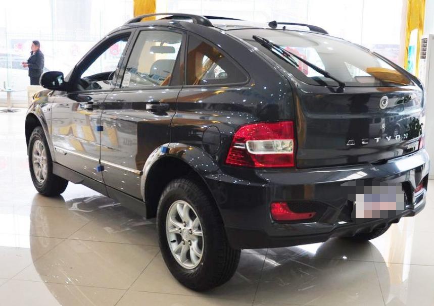 双龙汽车-爱腾,整体外形非常耐看,大气且具有辨识度