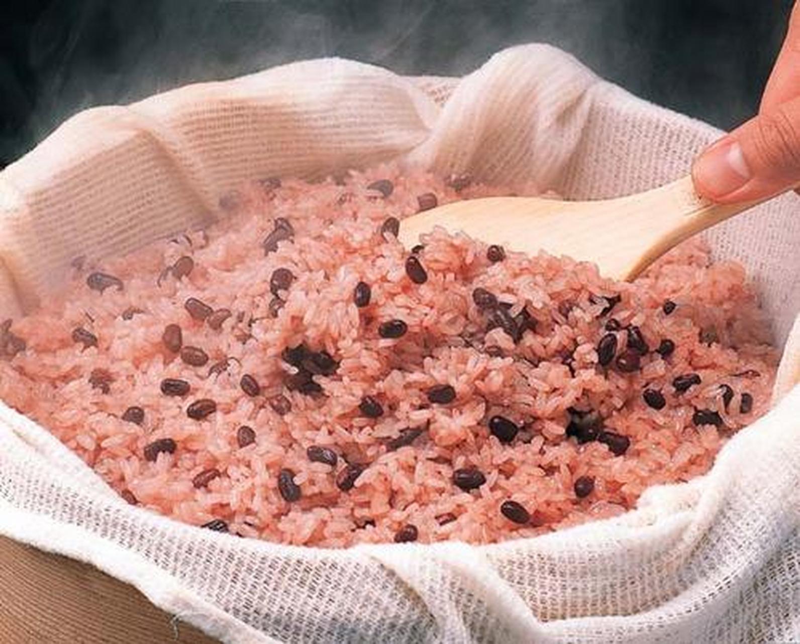 湖南湖北一带,在冬至这一天一定要吃上赤豆糯米饭.