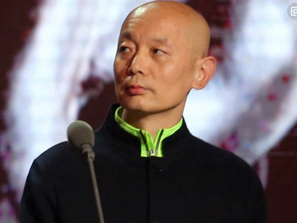 他长得贼眉鼠眼,却是国内第一绝,一生无子备受冯小刚推崇!