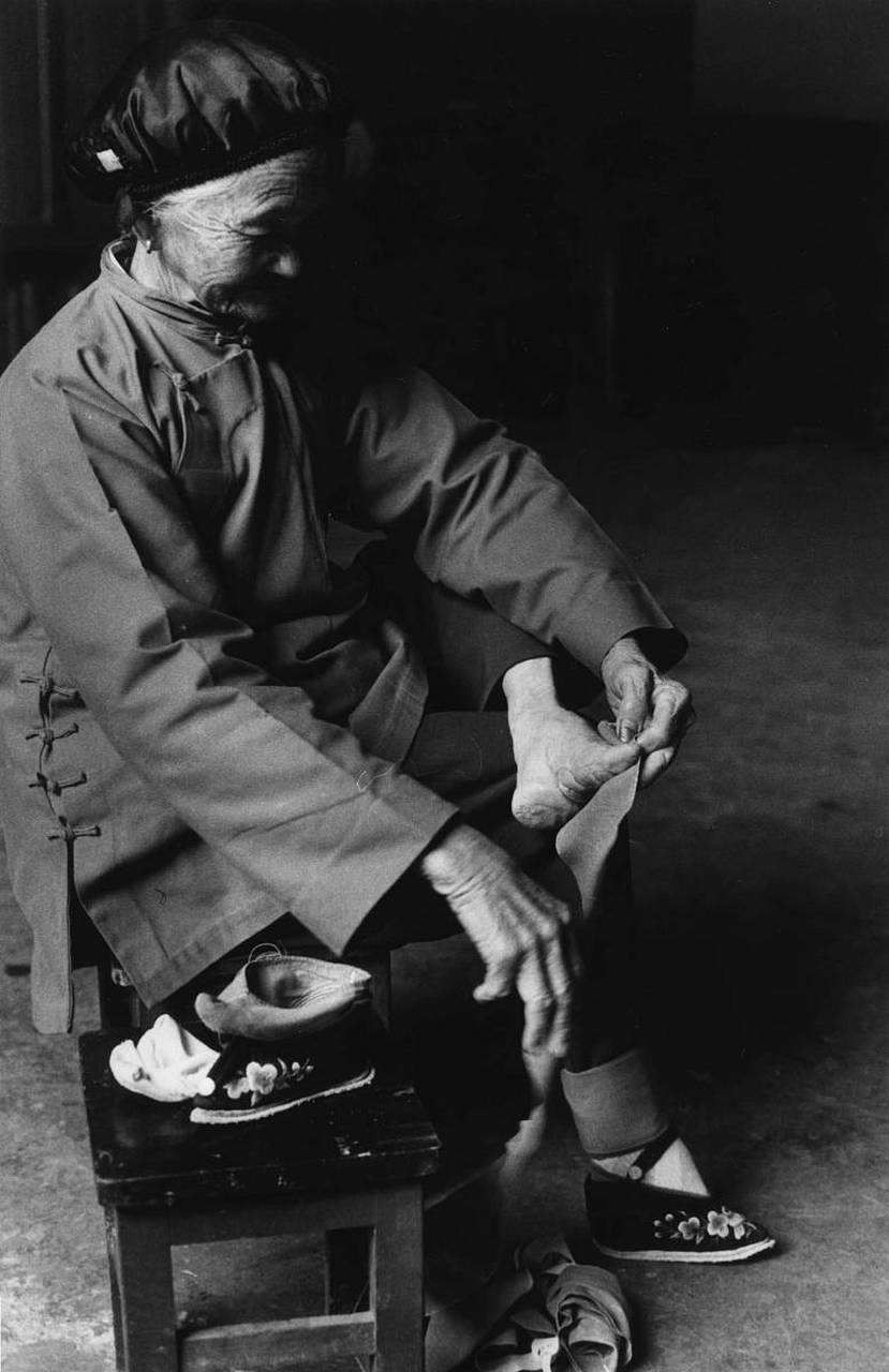 网店售三寸金莲缠足袜299一双# 三寸金莲是一种