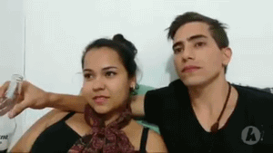 搞笑gif图段子:"哥,咋样?得劲不?