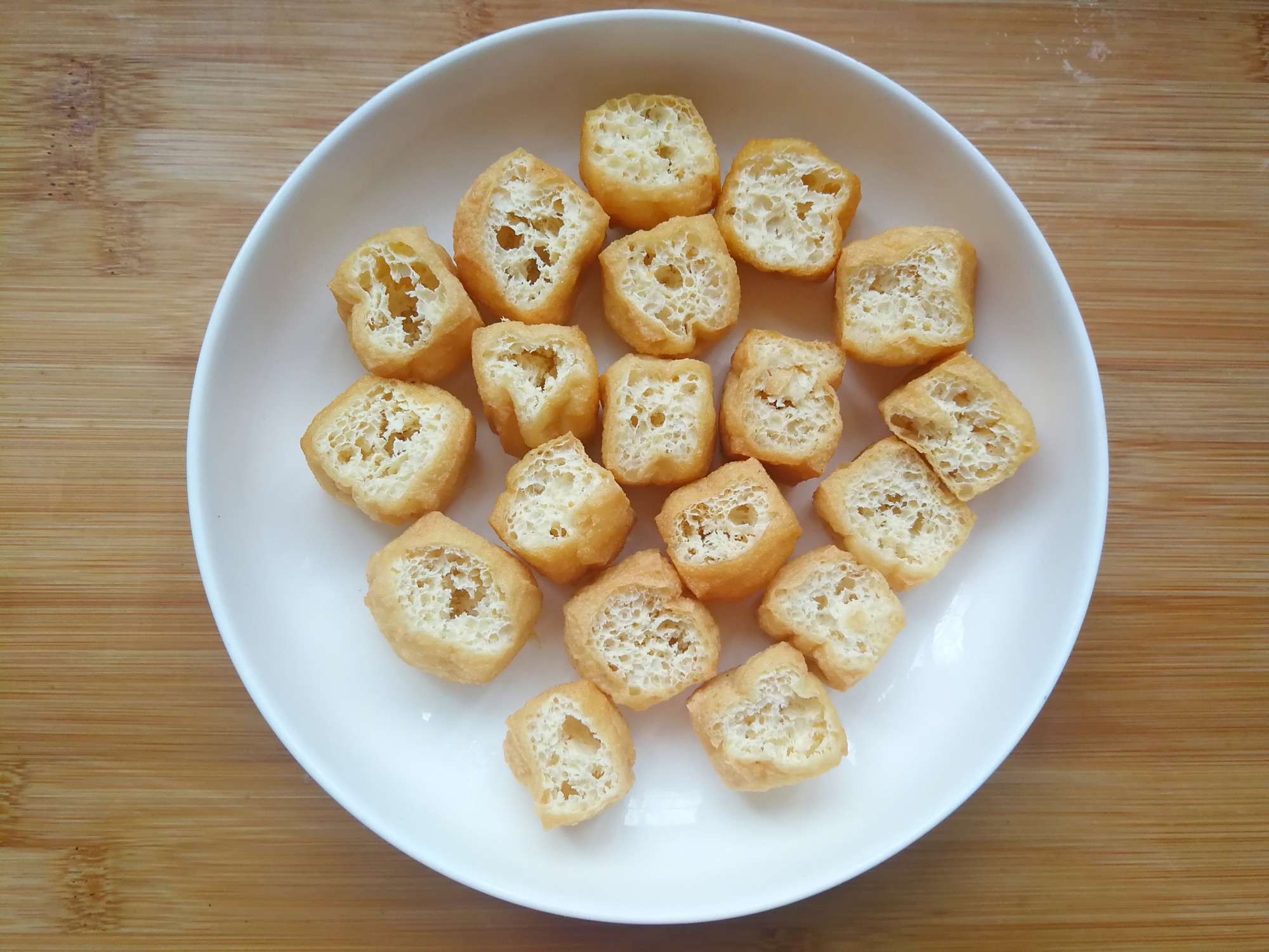油豆腐塞上肉馅儿,不炖也不炸,好吃不油腻,2分钟就学会