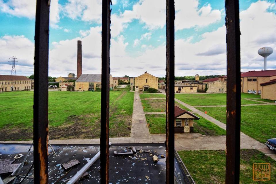 走进真实的美国监狱,警察亲自打开大门,亲身体验"犯人"的一天