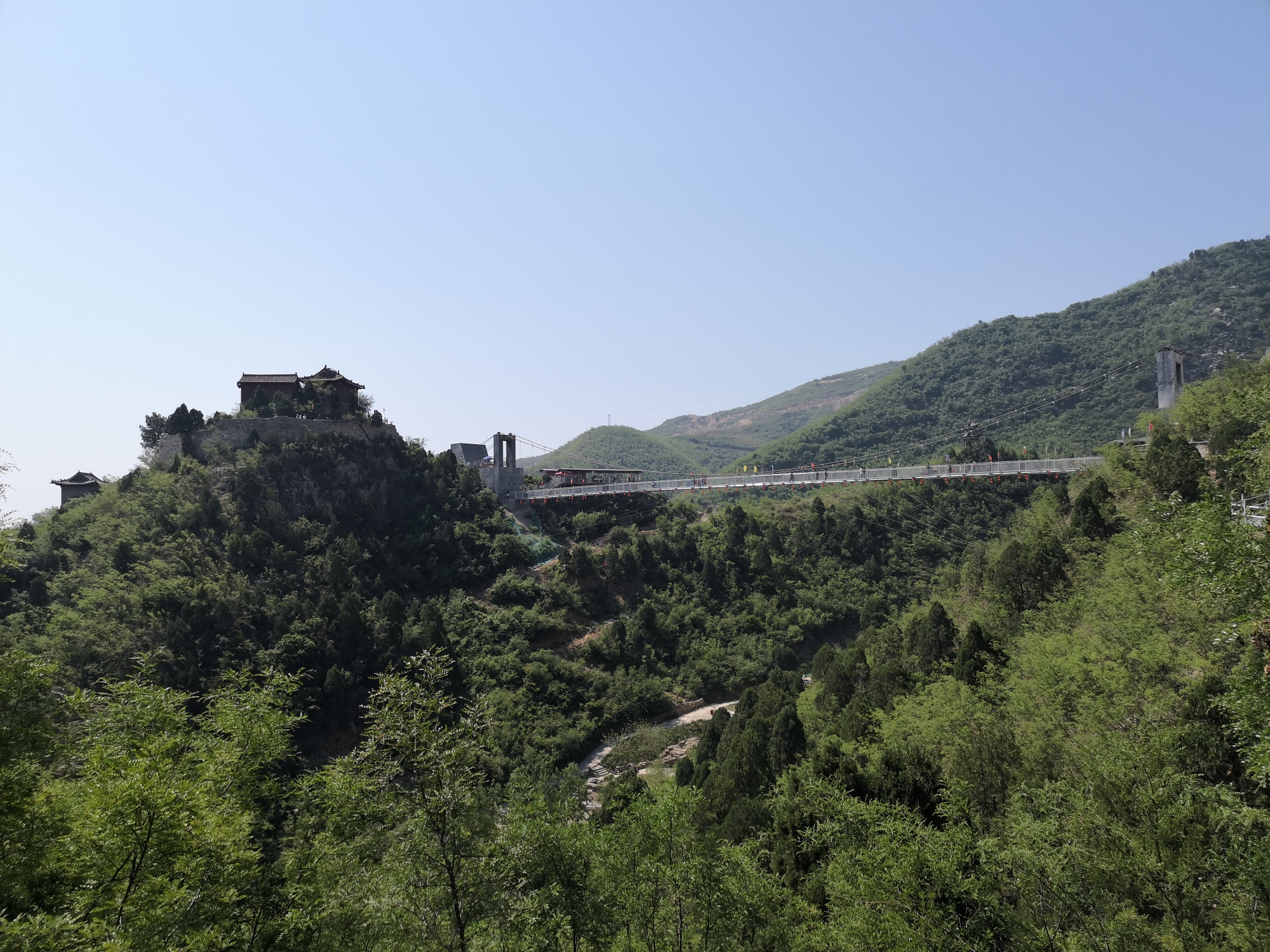 山西龙澍峪,365级这么陡的石阶你敢上吗