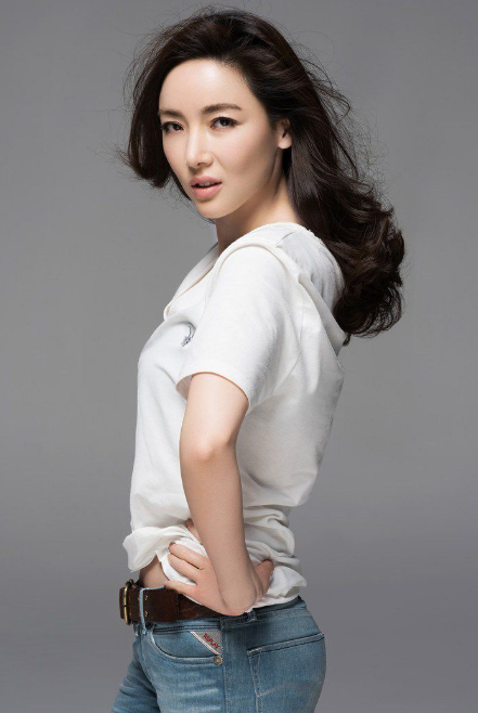 出生于山东烟台的4位女星,个个长得都楚楚动人,关键都还是未婚