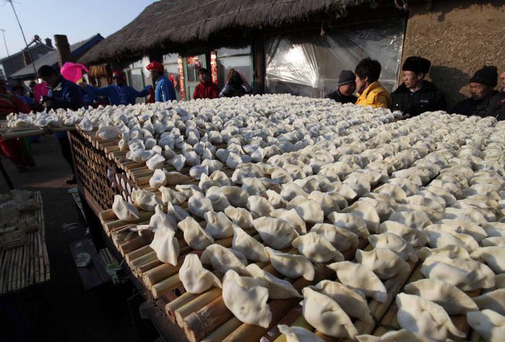 饺子在东北地位多高?看看这一地冻饺子,南方人表示很慌!