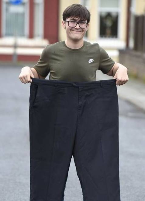 英国270斤胖男孩,每天喝两升水后减一半体重!