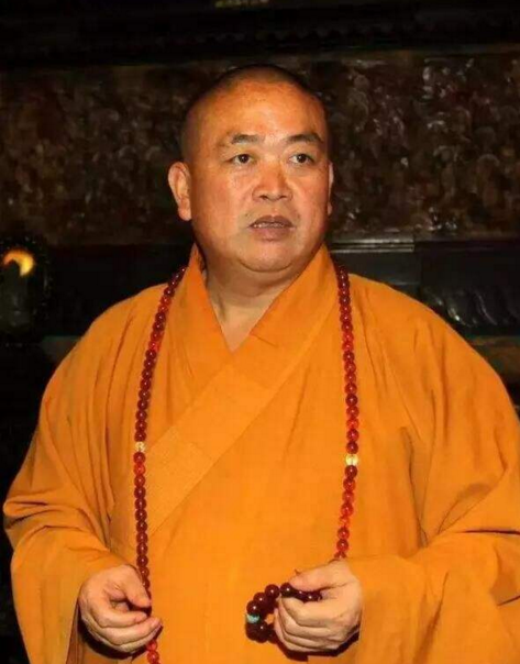 释永信作为"少林ceo",一身行头有多奢华?仅袈裟金线就价值5万