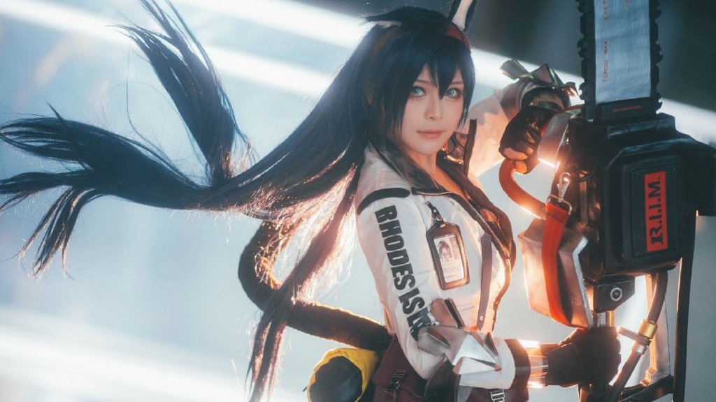 明日方舟cos:热情,膨胀,爆发,这就是你要的煌