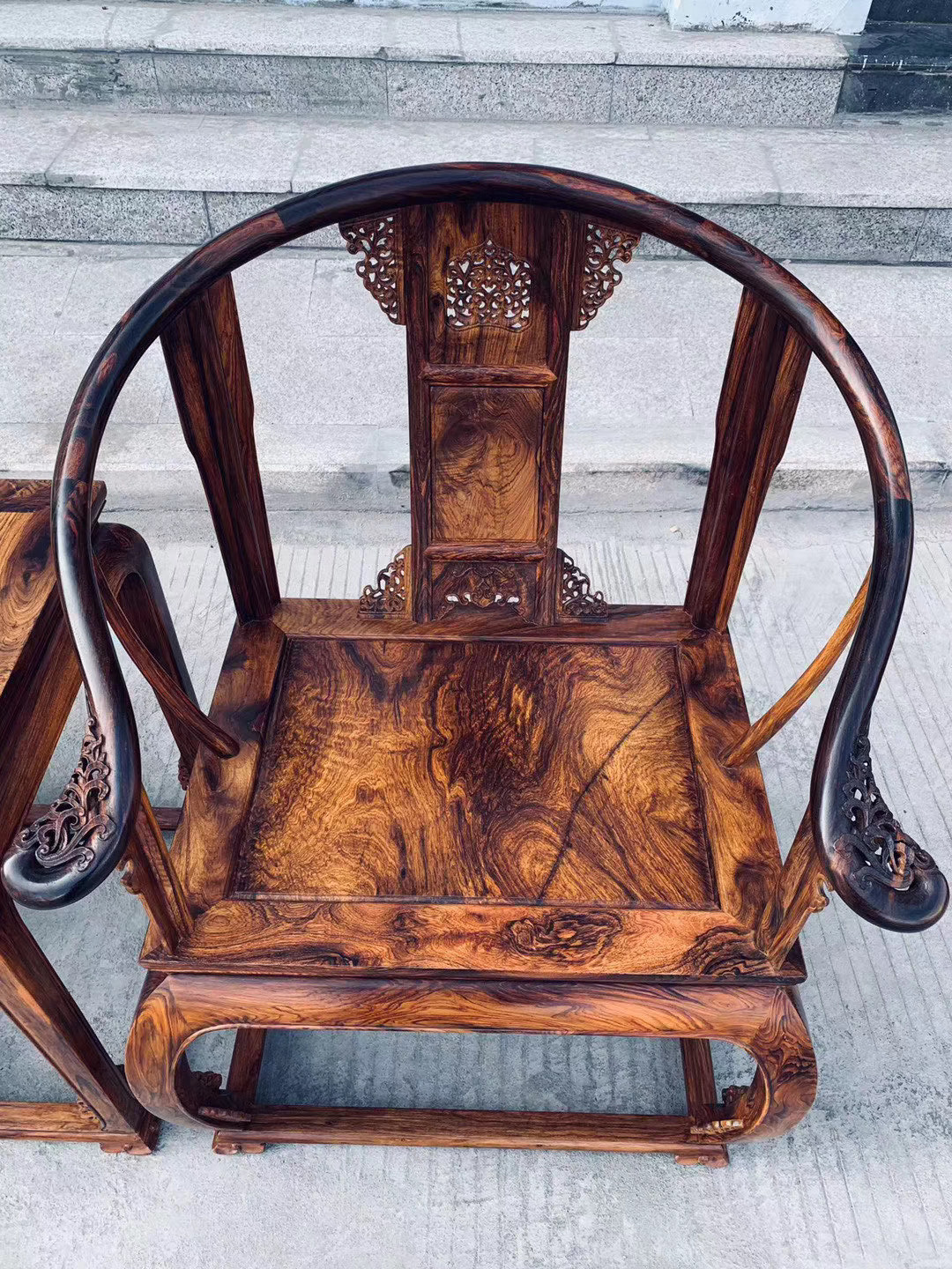 越南黄花梨老料独板皇宫椅