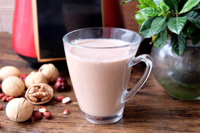 5个红枣7颗核桃,煮出女人"芙蓉水",比燕窝作效,比面霜补水