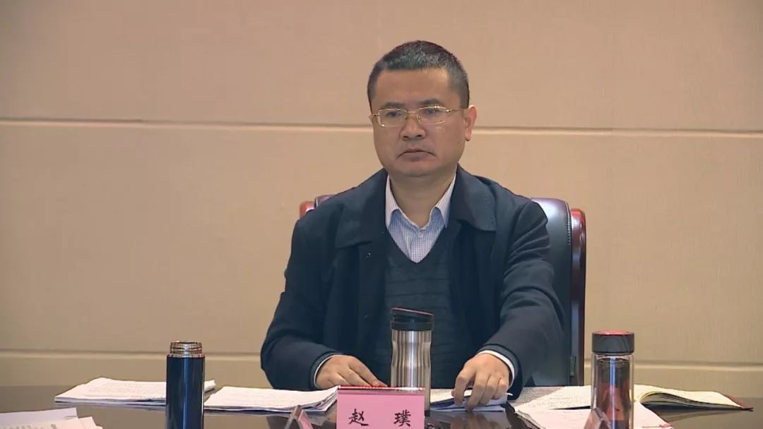 赵璞主持召开邻水县社会事业答卷子提点子专题会