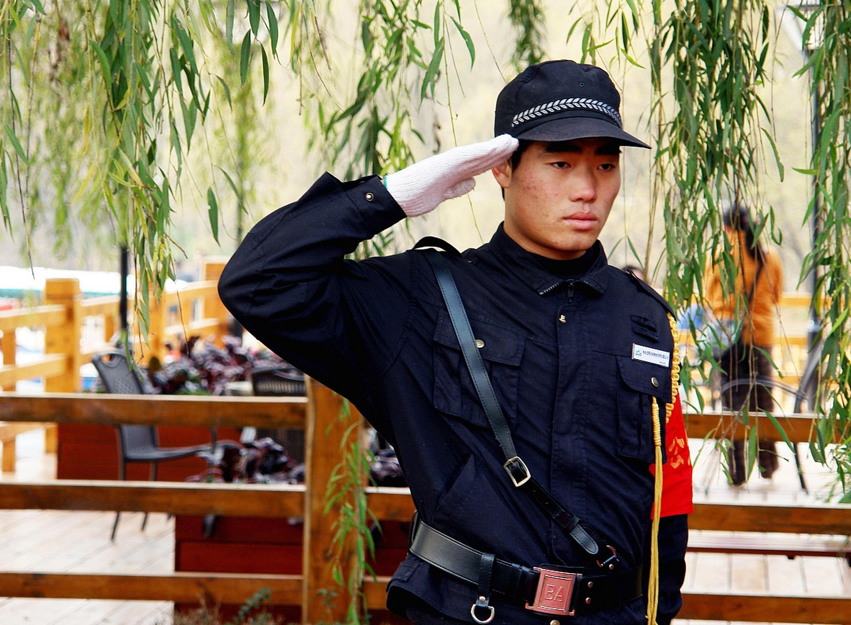 物管行业面临增长挑战,但部分公司仍实现双位数营收和净利润增长.