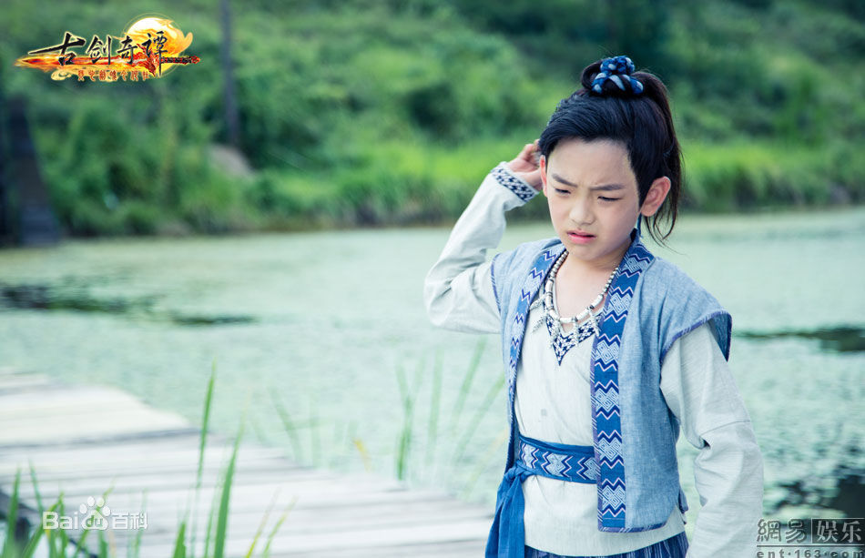 与杨幂合作的小童星,14岁身高180,小小年纪参演了十几部电视剧