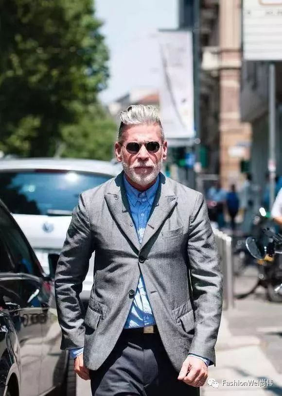 pitti uomo 诞生过不少全民偶像 比如最会穿衣的潮叔 nick wooster