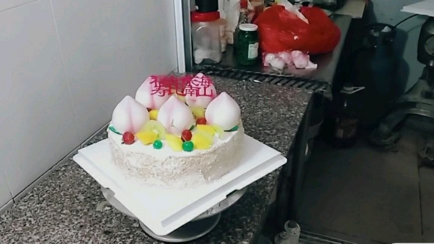 自己做老人祝寿蛋糕省200元