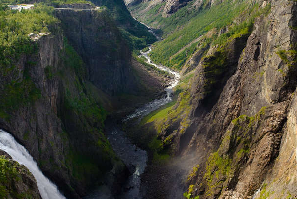 峡湾是冰川形成的山谷,是地球最壮观的地质结构