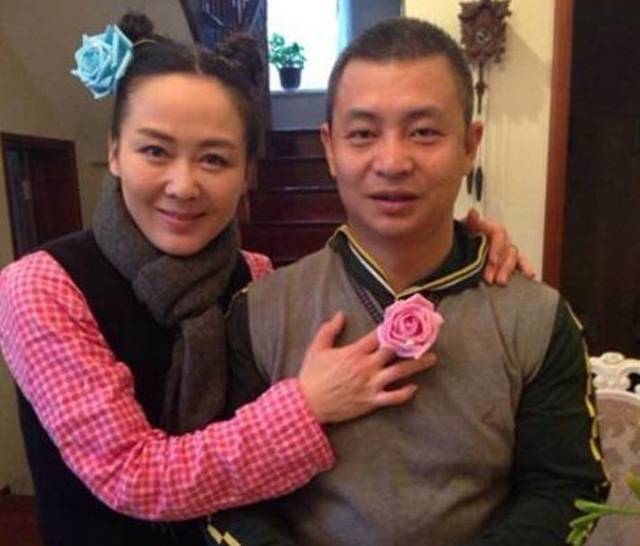 她24岁一夜成名,嫁大10岁渣男离婚,如今二婚6年仍无子