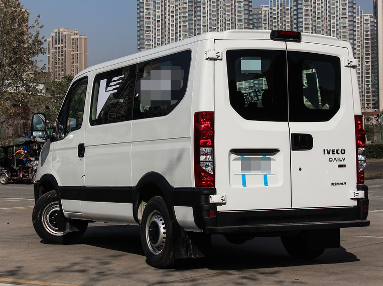依维柯daily欧胜短轴低顶多功能车,独特的设计,符合大众的审美