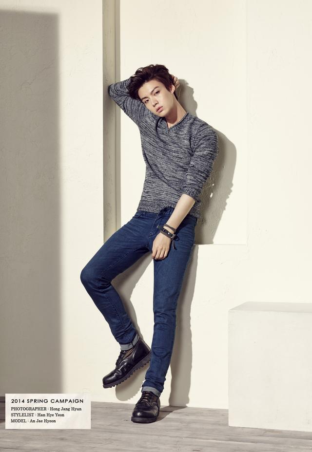 壮了一大圈,安宰贤秀健身成果,华丽丽露出超结实的手臂!