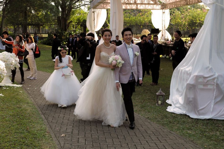 香港无名女星姐夫是甄子丹,嫁给富二代,网友:这命也太好了吧