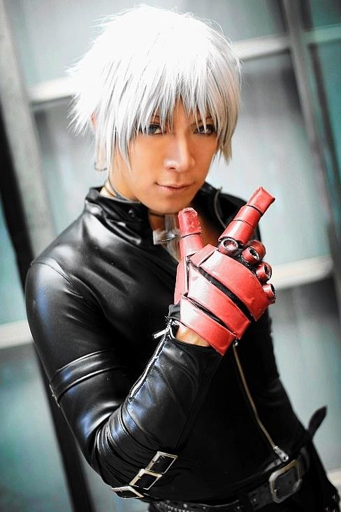 图为八神庵,今天就别去集合了,水泥不够你耍啊!