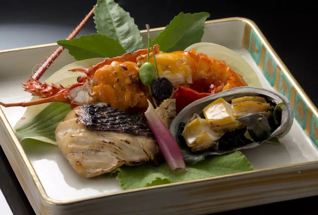 新年第一天只能吃凉菜?一份还要几万日元,日本人也太惨了!