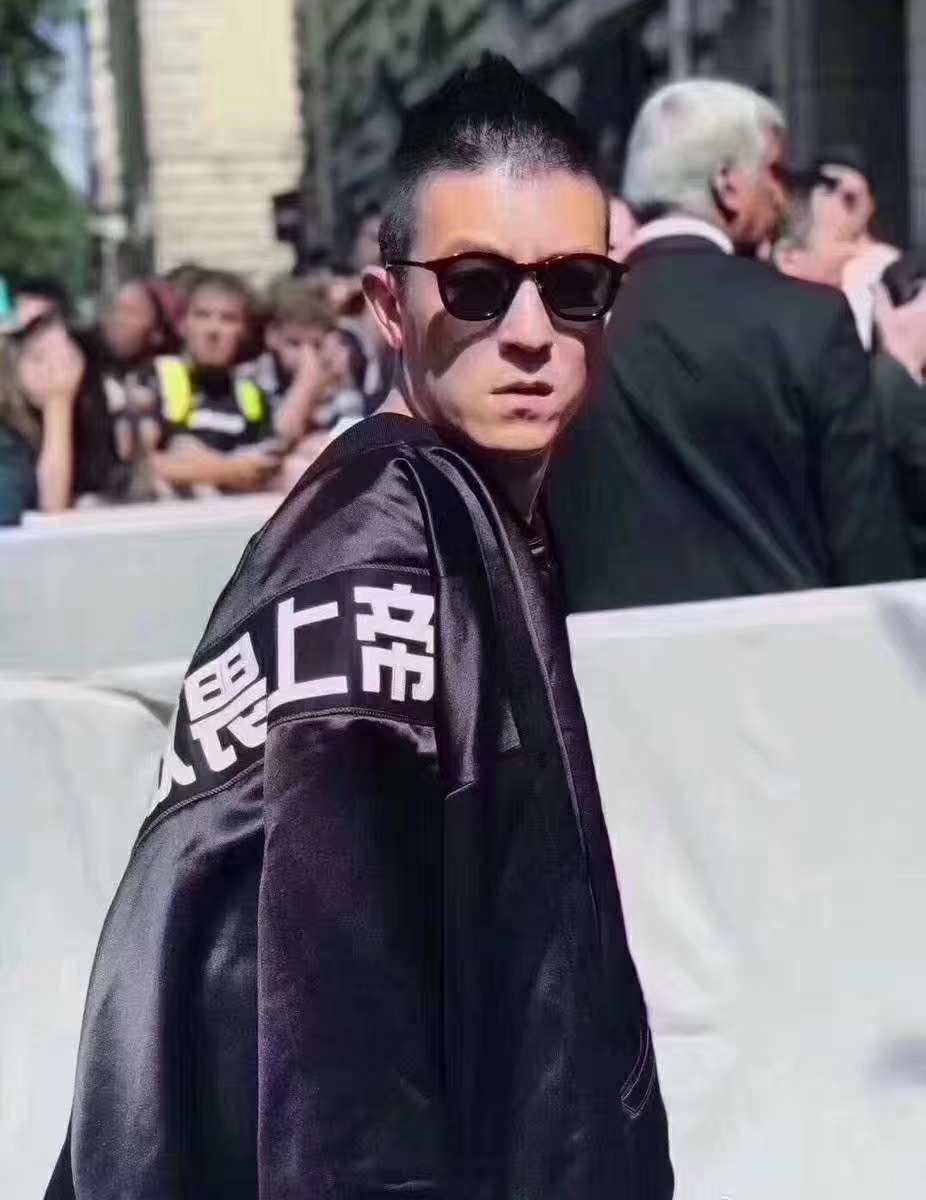 冠希同款clot×fog 敬畏上帝 夹克外套看起来很酷