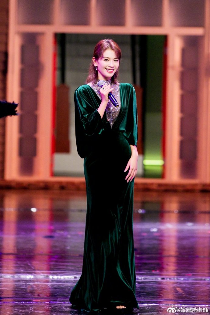 从目前的情况来看,我觉得先不要急着口吐芬芳的骂