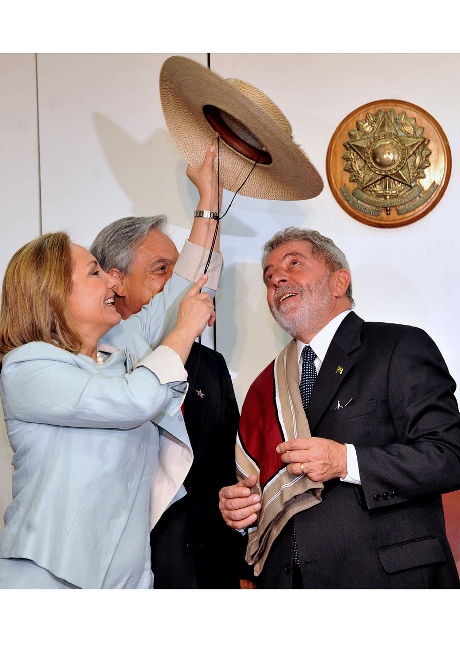 巴西总统卢拉在与外国记者见面时的一番话引起了国际社会的关注,更是