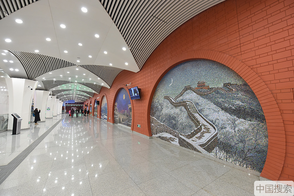 北京:地铁6号线西延各站颜值高 看尽春夏秋冬