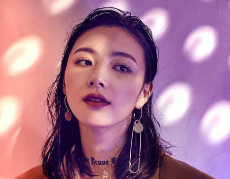 陈雅婷大秀健美好身材,性感又美丽,还是当年的那个上官飞燕吗?