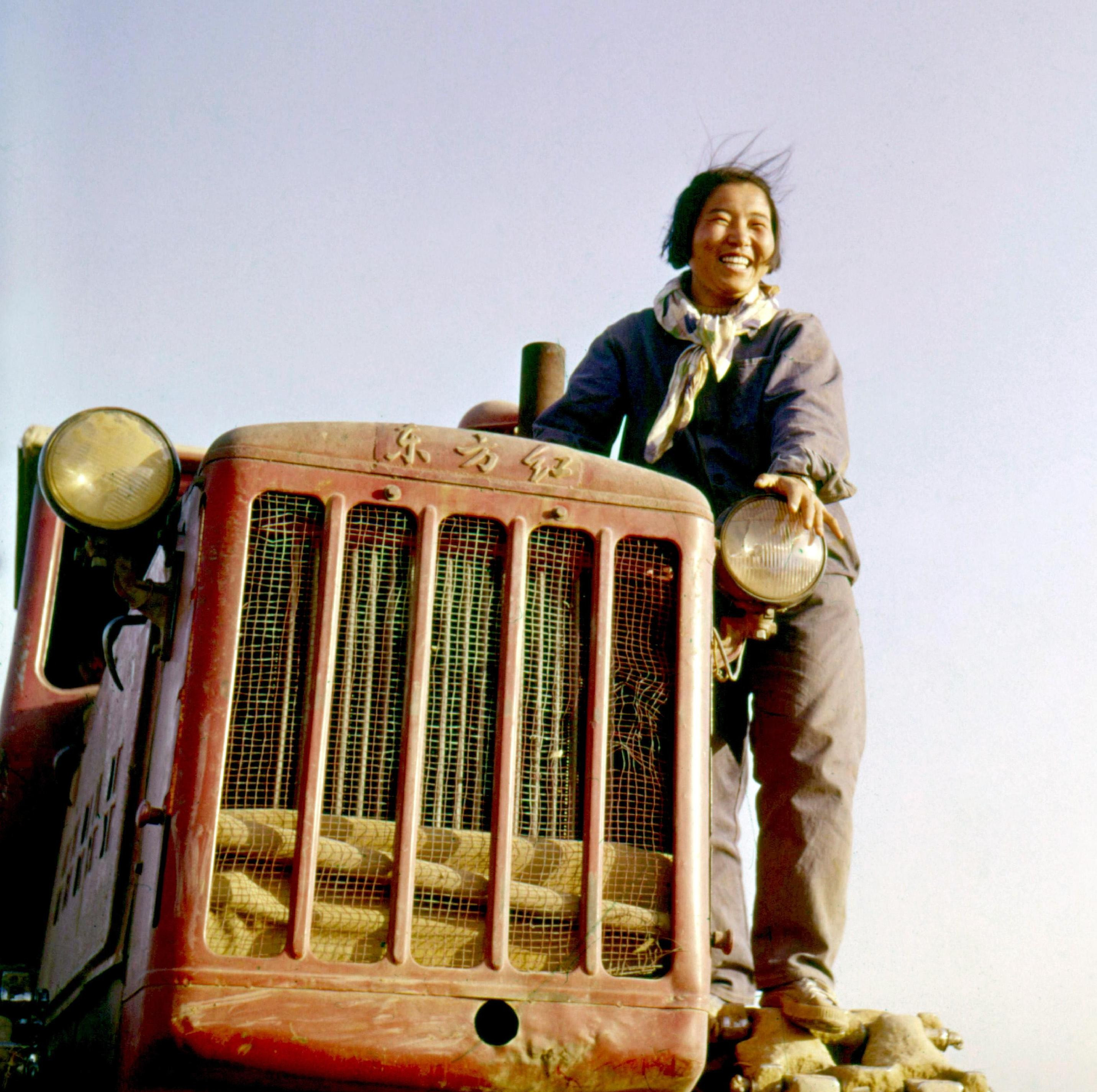 这是革命老区江西井冈山培养出的第一代女拖拉机手刘金莲