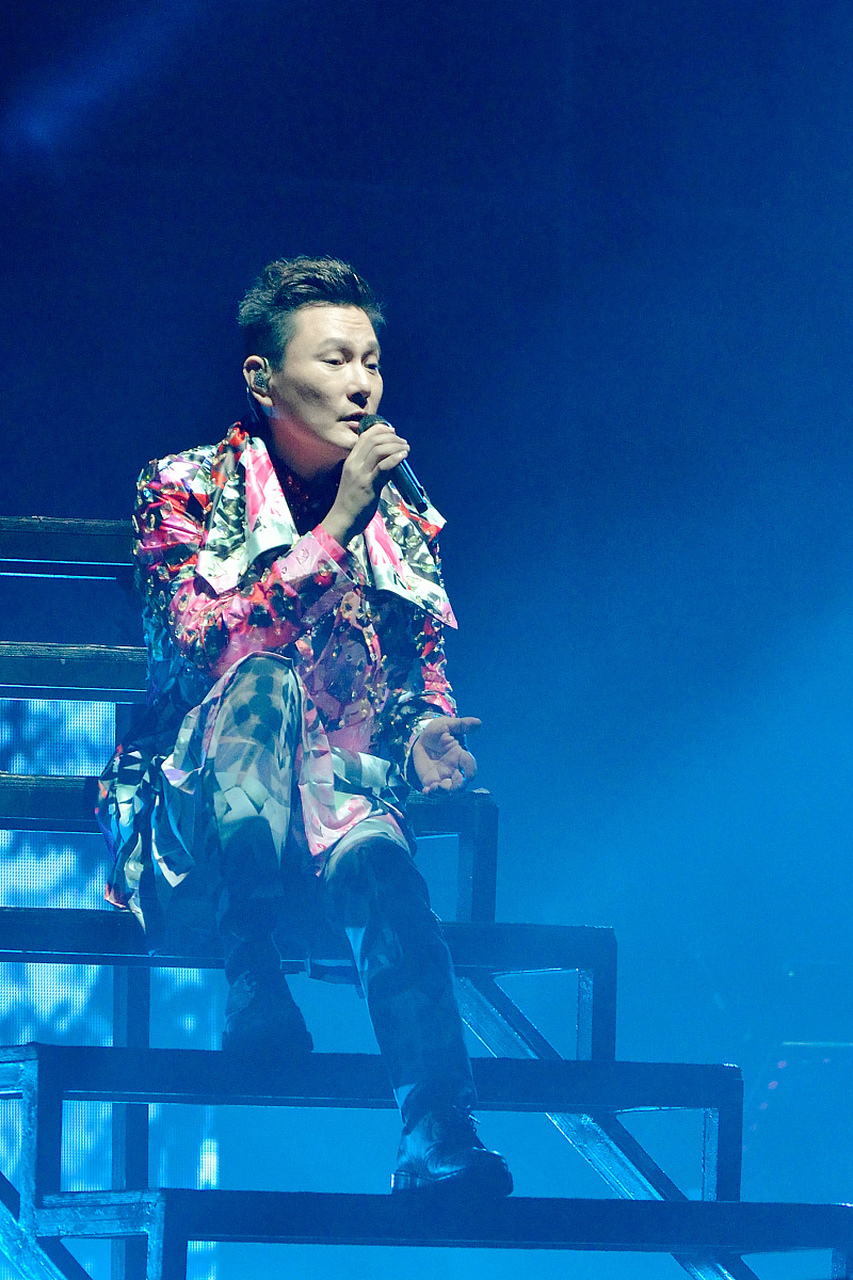 三年前有一位护士小姐姐对着镜头许一个愿,她说想要