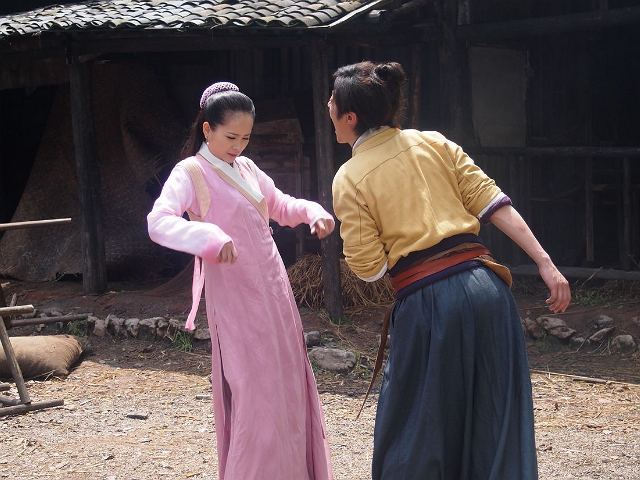 笑傲江湖中3个美女,虽惊鸿一瞥,却记忆犹新!