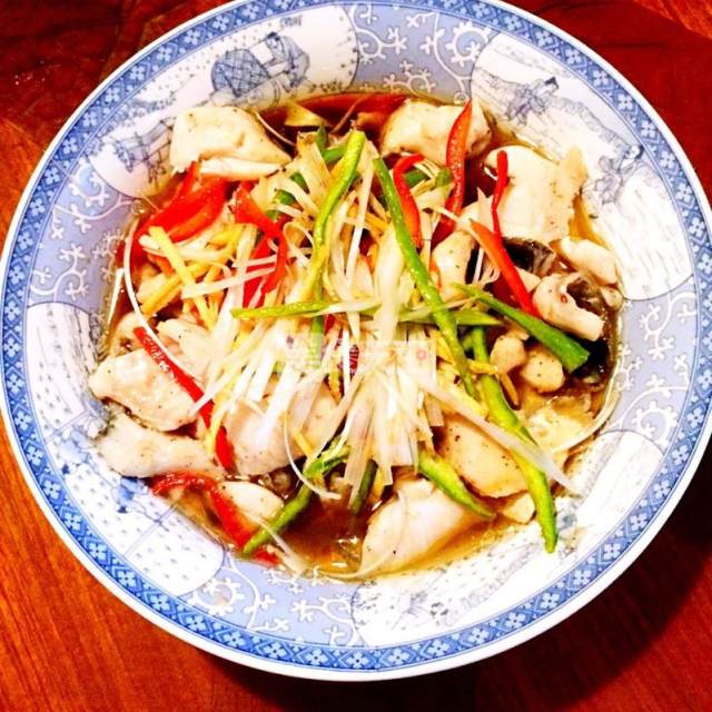 葱油淋鱼片,味美肉嫩,原汁原味,简单又好做!