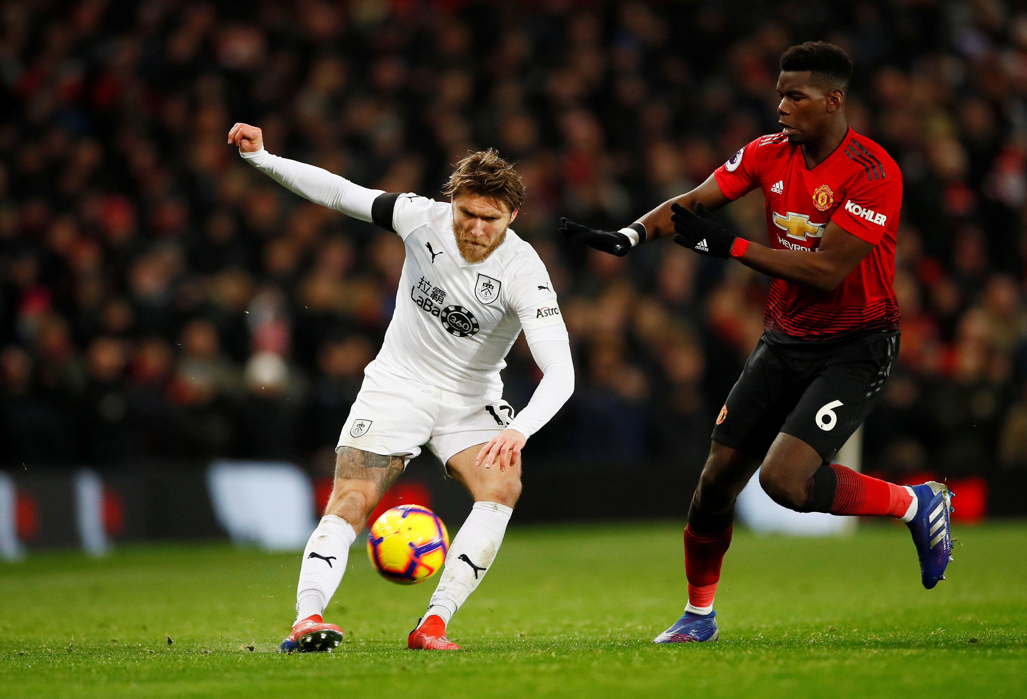 04:15英超焦点：伯恩利11轮不胜遇曼联，双方13主力缺席谁能破局？