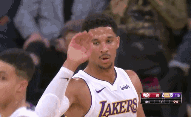 领略一下胖虎首秀的风采                       在击掌被人忽视方面