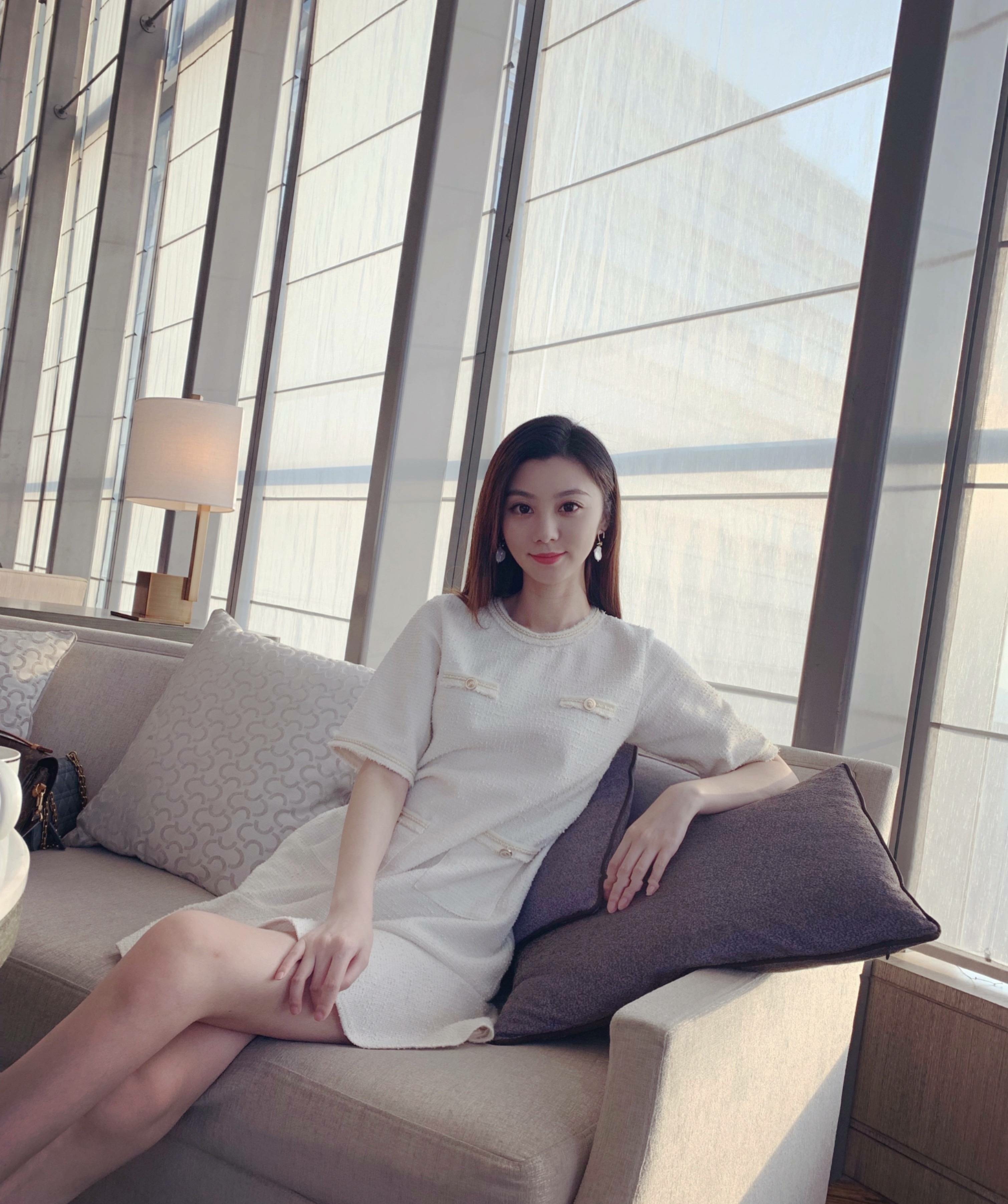 上海戏剧学院校花和浙江传媒学院校花对比,你觉得哪一个更美呢?