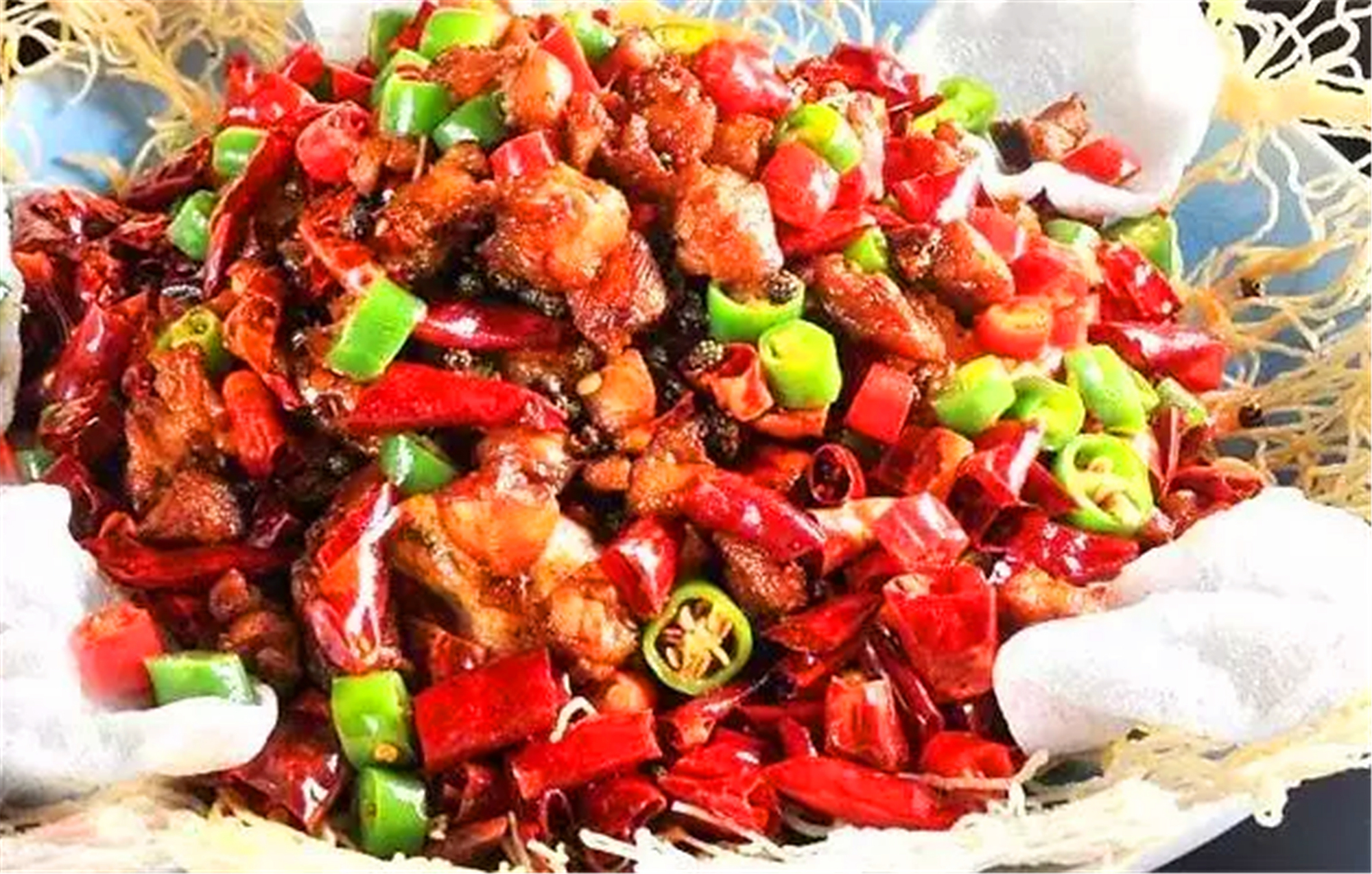 酒楼大厨火爆香辣菜品,简单开胃也下饭,深受大众食客的喜爱!