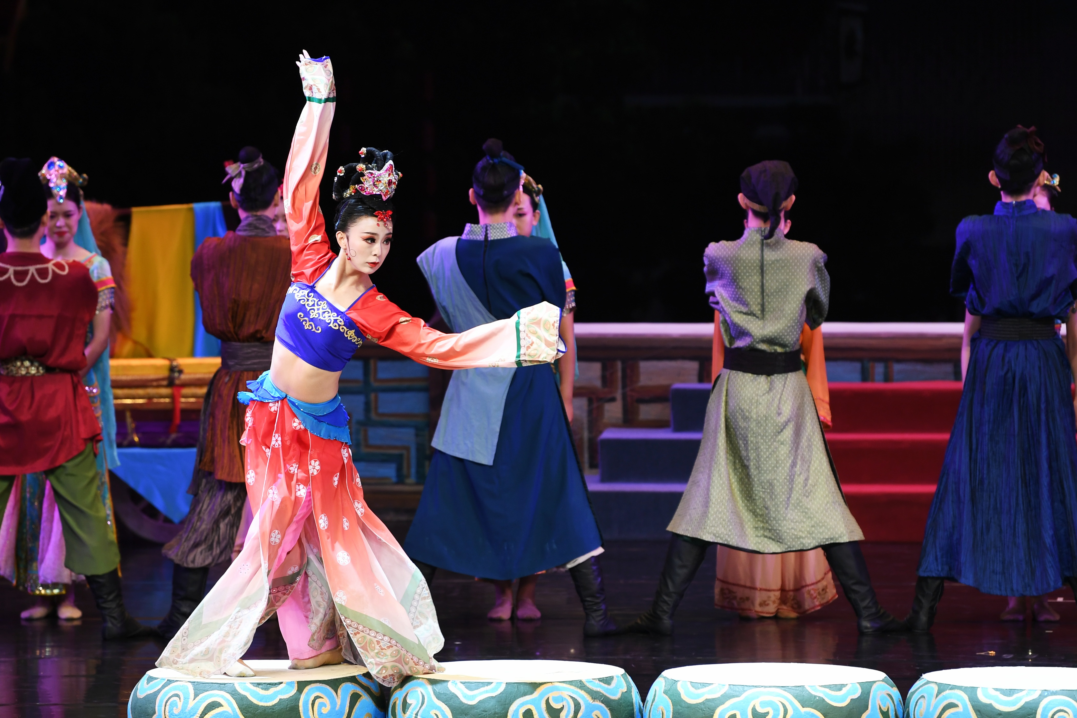 《丝路花雨》常态化演出助力敦煌文旅融合(2)