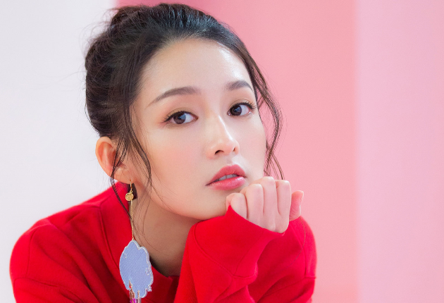 李沁甜美写真桌面壁纸,治愈系美女明星李沁