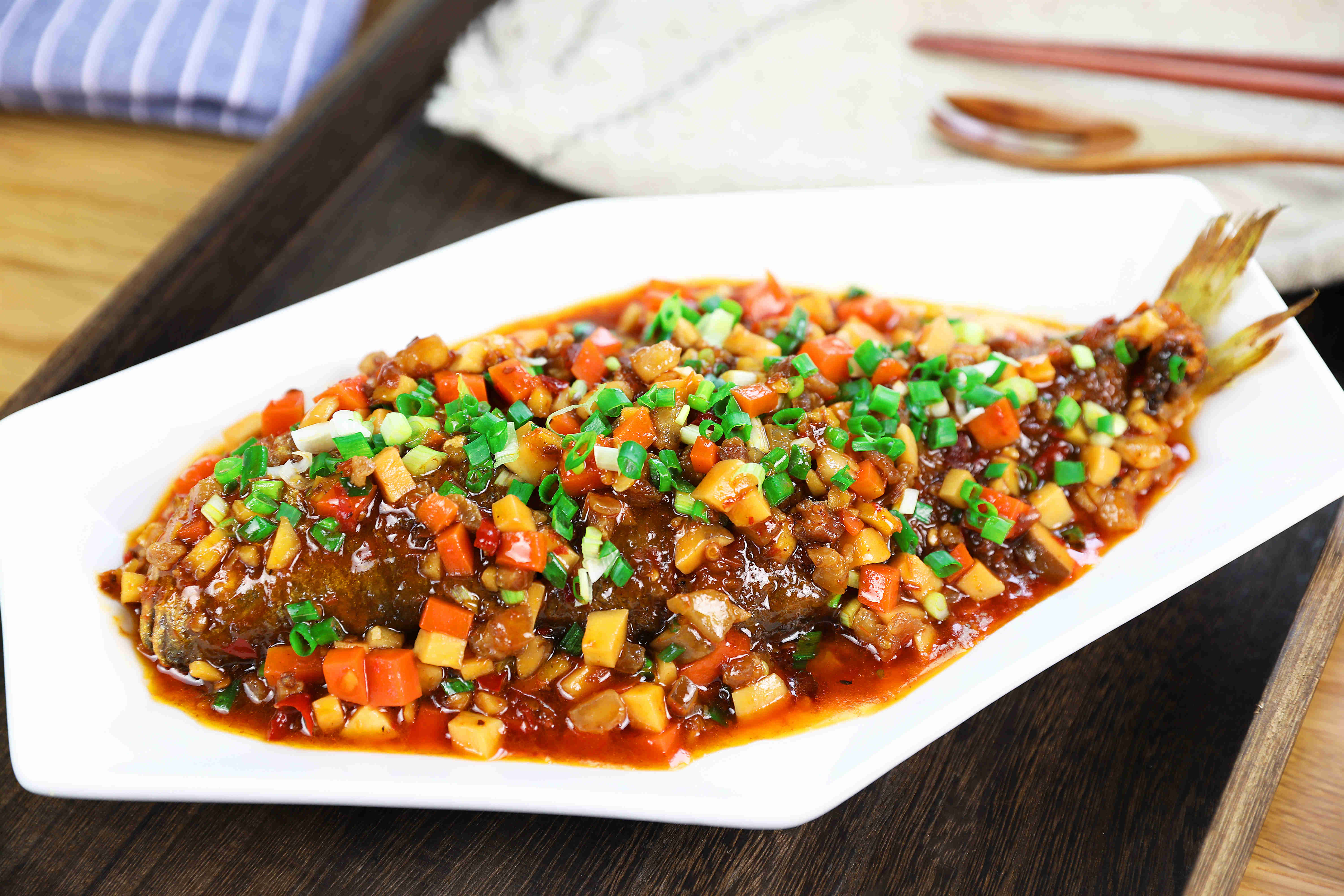 干烧菌香黄花鱼的家常做法,很香很下饭 10分钟我就吃了两碗饭