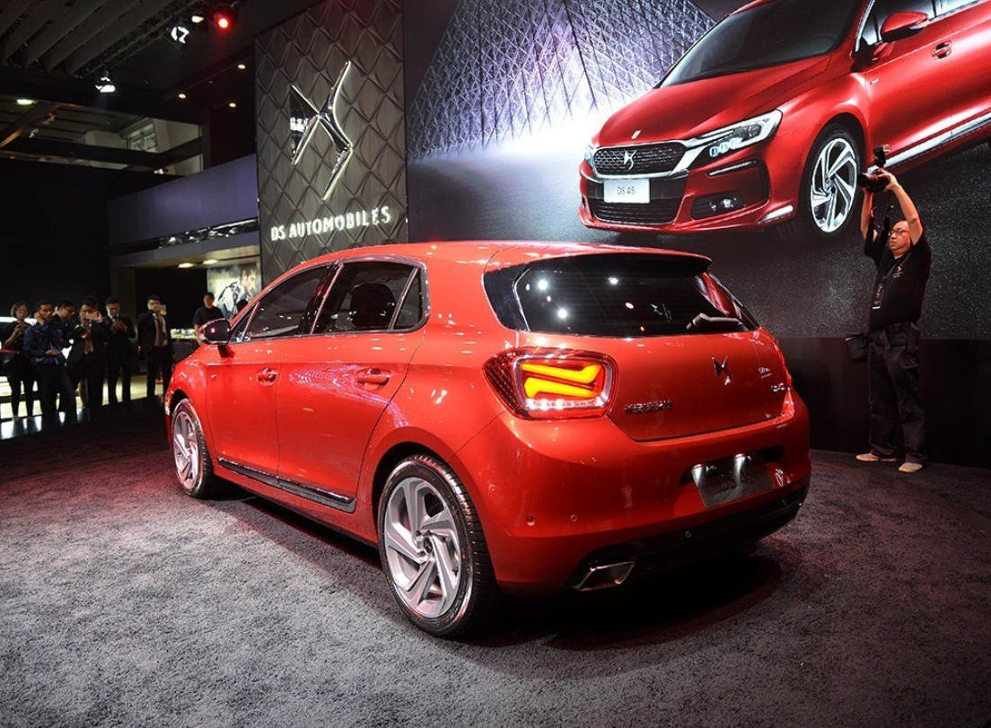 ds 4s外观优美大气,炫酷得内饰效果,型男必备!