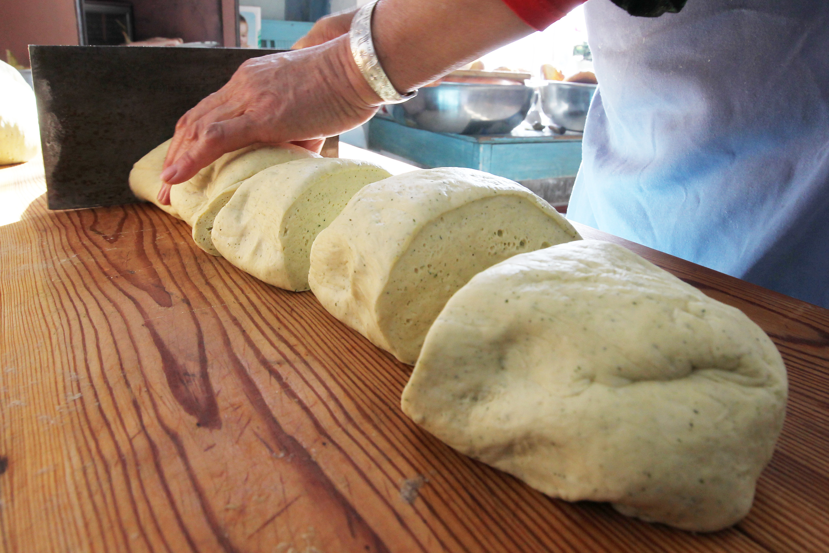 (社会)(2)新疆巴里坤面食锅盔飘香寒冬