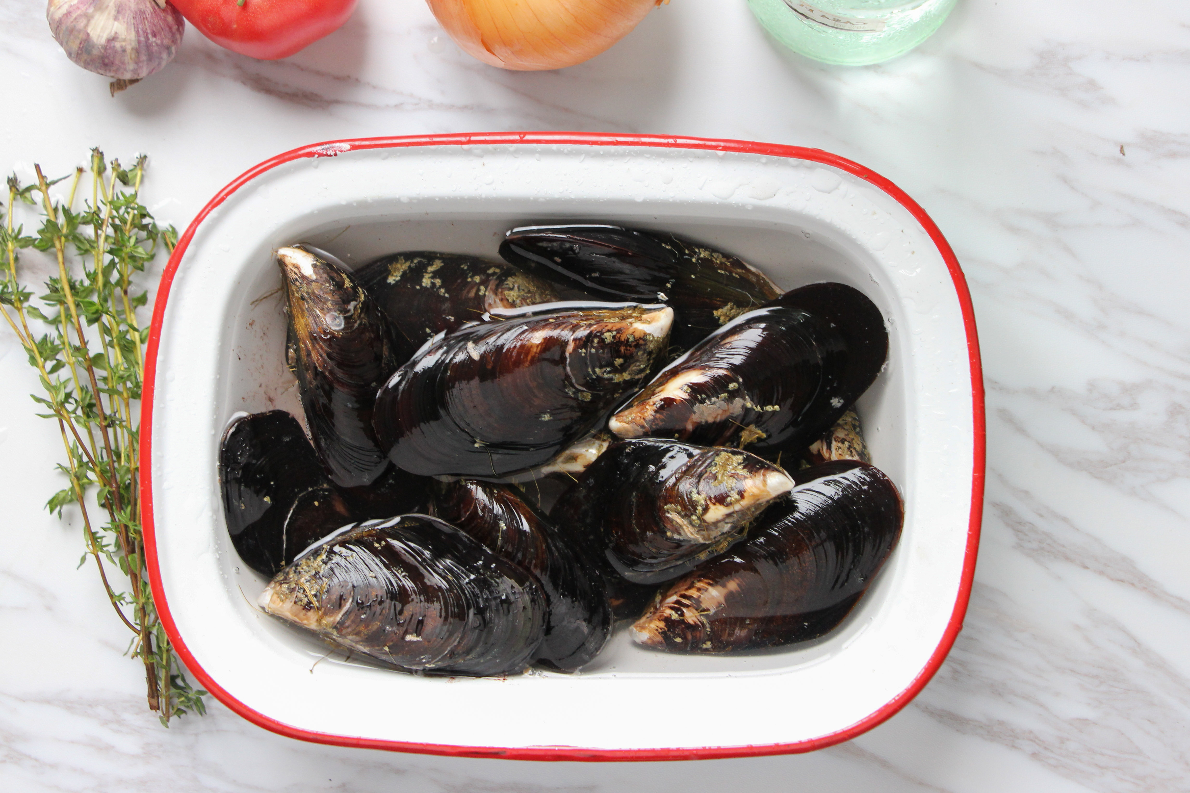 这种贝类我家经常买,味道鲜美,价格又便宜,几块钱就有一大盆