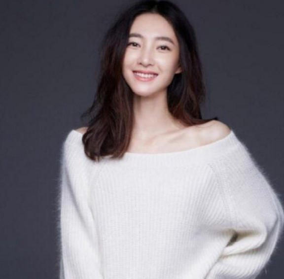 带你参观王丽坤住的豪宅,平时在家经常锻炼,难怪这么好身材