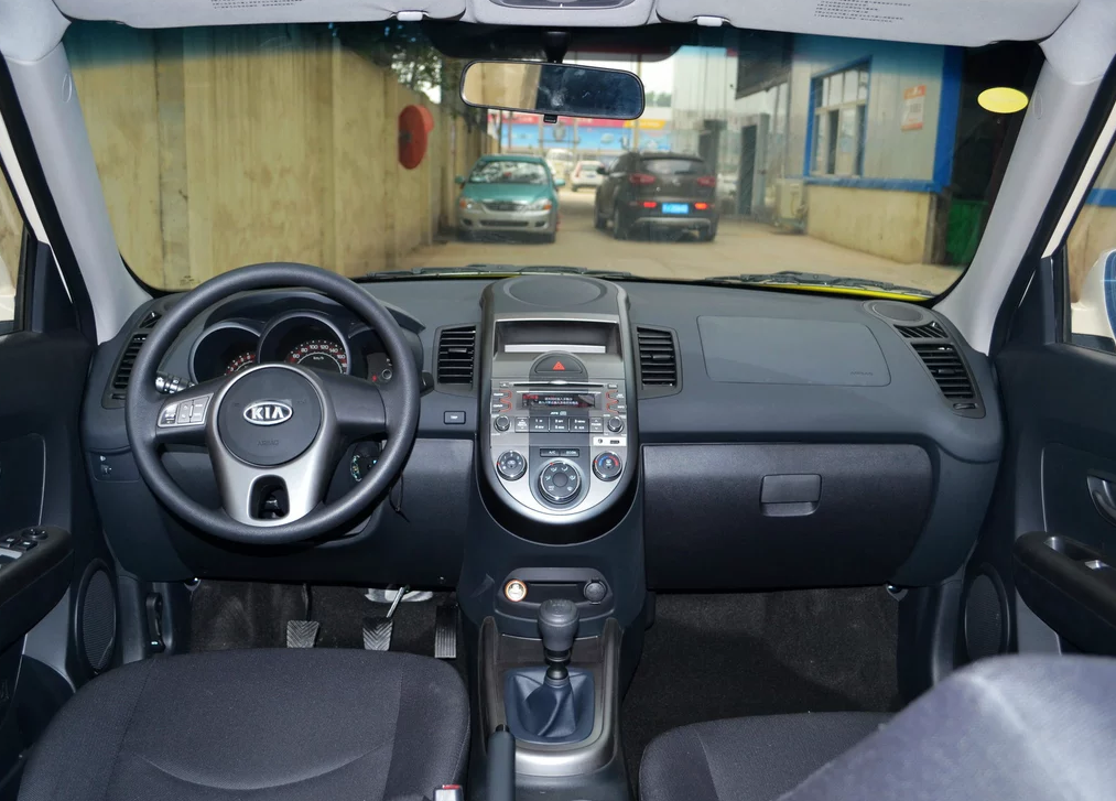 东风悦达起亚-秀尔,适合年轻人开的,不仅时尚,而且还有动力