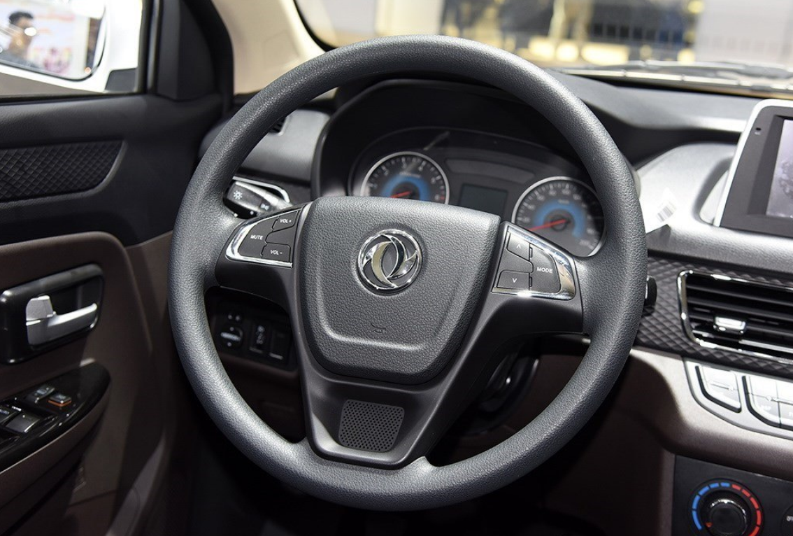 新生代实力小生,东风风光330 2018款 1.5l 330s舒适型dk15?