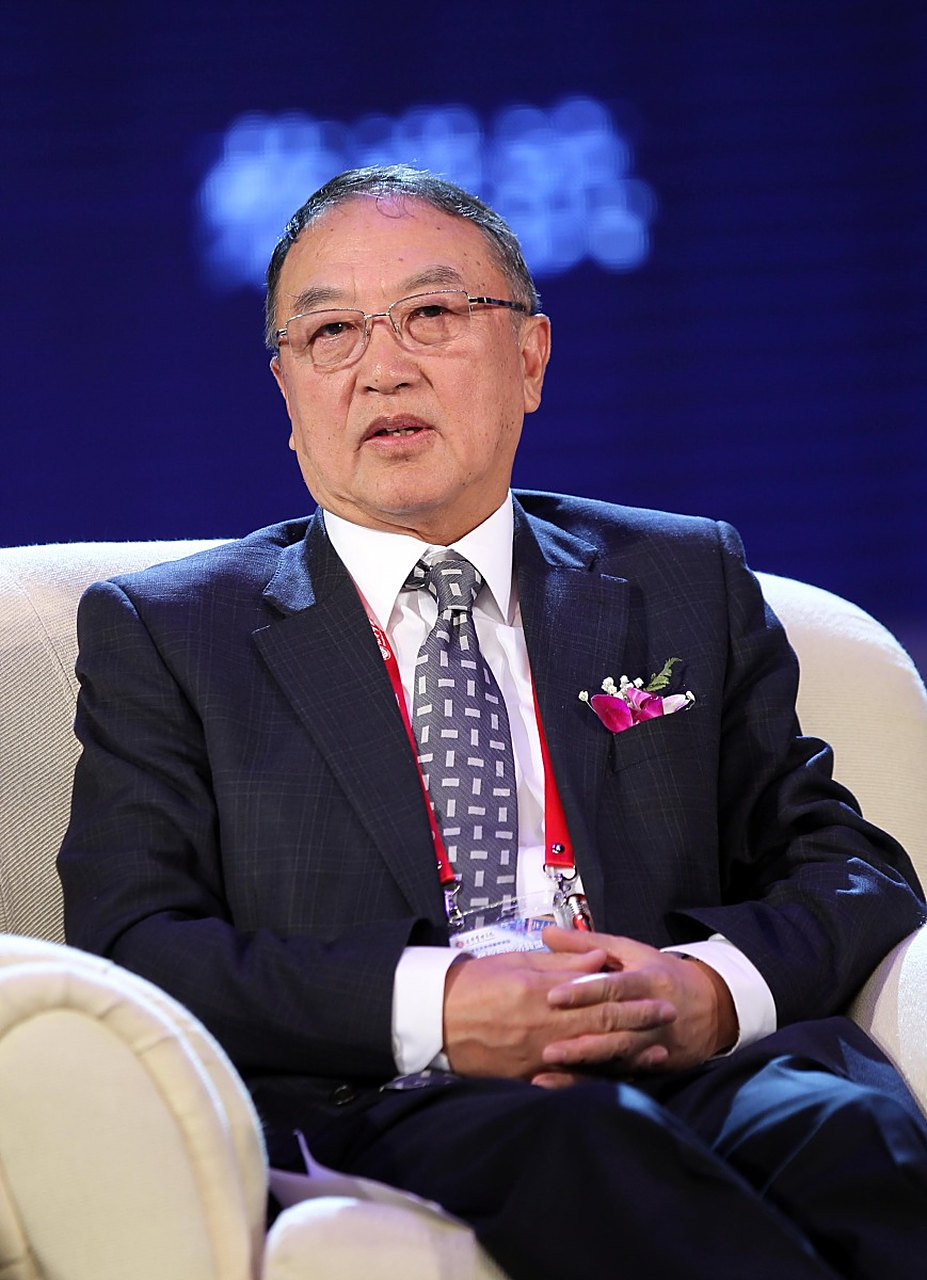 柳传志:科技帝国之路的启示与思考  导语:在中国科技产业的发展历程中